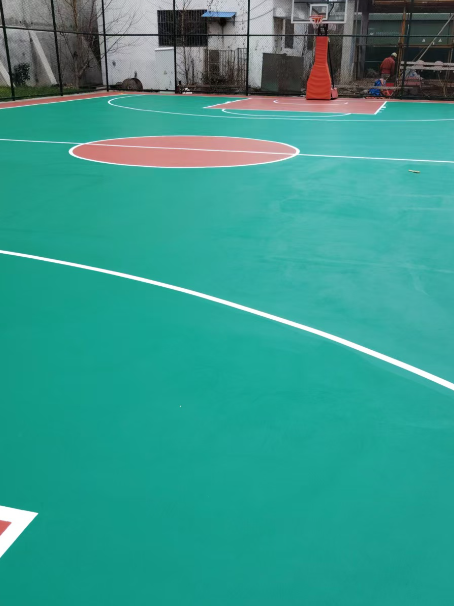 江津 球场长期使用易出现地面开裂